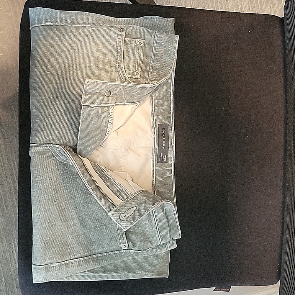 Topshop High Waisted Straight Jeans  Clean Hem in light blue/gray size W25 L30